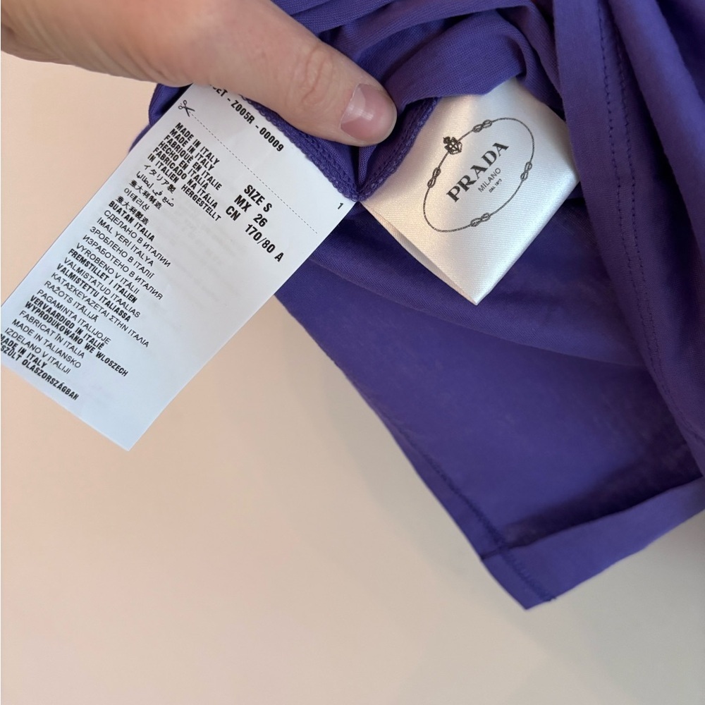 Prada Lavender Long-Sleeve Scoop Neck Top, Button Back, Size Small, 100% cotton - Picture 4 of 5